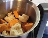 Foto del paso 5 de la receta Crema de boniato y coliflor en MyCook