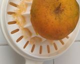 Foto langkah ke 1 dari resep Orange banana smoothies.