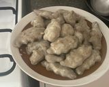 A picture of step 5 of Lenger with tamarind sauce and garlic.