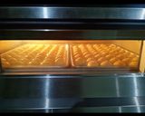 Foto langkah ke 3 dari resep Bolen Pisang Raja (100 Pieces).