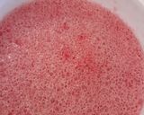 A picture of step 2 of Watermelon ice gola.