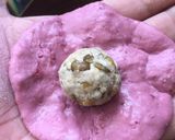 Foto langkah ke 4 dari resep Mochi Stroberi Kacang Hijau.