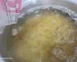 A picture of step 1 of Chicken veggies macroni.