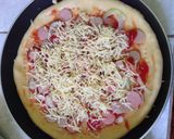 Foto langkah ke 6 dari resep Pizza teflon sederhana.