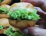Gambar langkah 12 resipi Burger Malaysia (Pau Sambal).