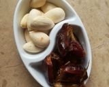 A picture of step 1 of Almonds n Dates Milkshake.