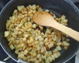 Une image de l'étape 3 de Pomme de terre façon Batata harra.