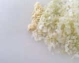 Foto del paso 1 de la receta: Merluza en salsa verde con almejas
