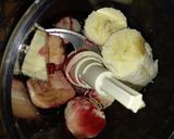Фото кроку 3 до Напиток из банана и граната / Banana pomegranate juice.