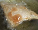 A picture of step 4 of Crunchy Poha Samosa.
