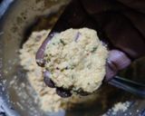 A picture of step 3 of Kalmi Vada.