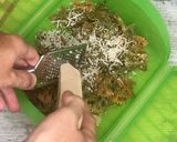 Foto del paso 6 de la receta Lazos de pasta multicolor al pesto en estuche Lékué al microondas