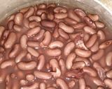A picture of step 1 of Rajma masala.