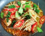 รูปขั้นตอนการทำที่ 4 ของ ผัดฉ่าไก่