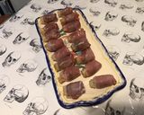 Une image de l'étape 6 de Pruneaux au jambon cru et mozzarella di buffala.