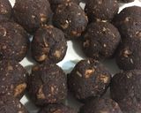 A picture of step 8 of Christmas Chocolate Truffles.