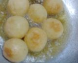 A picture of step 2 of Paneer kofta in white gravy.