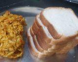 A picture of step 1 of Maggi sandwich.