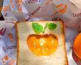Hình bước làm 4 của món Sandwich kẹp xúc xích phômai rau củ