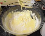 A picture of step 1 of My Christmas cream cake.