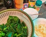 รูปขั้นตอนการทำที่ 1 ของ 🥬🐷..คะน้าผัดน้ำมันหอยใส่หมู