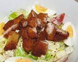 Foto del paso 2 de la receta: Ensalada de pollo empanado