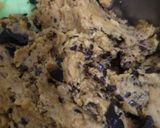 Foto langkah ke 4 dari resep Choco Banana Soft Cookies.