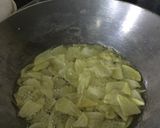 Foto langkah ke 2 dari resep Keripik kentang pedas manis.