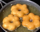 Foto langkah ke 4 dari resep Eggless donat kentang.
