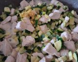Foto del passaggio 5 della ricetta 🐔Pollo al Limone con Zucchine e Mandorle Croccanti🥒🥜