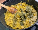Une image de l'étape 13 de Poulet à la crème, champignons et épices.