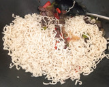Foto del paso 5 de la receta: Noodles con butifarra negra y salsa teriyaki