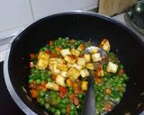 मिक्स वेज पनीर फ्राइड राइस (Mix veg paneer fried rice recipe in hindi) रेसिपी चरण 5 फोटो