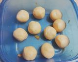 Foto langkah ke 3 dari resep Onde-Onde Ubi Mini isi Keju.