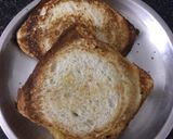 A picture of step 4 of Aaloo toast.