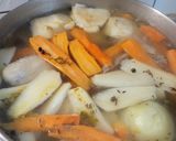Húsleves recept fázis 2 fotója