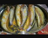 A picture of step 1 of Sorso Pabda Fish Curry.