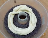Foto langkah ke 7 dari resep Bolu Ketan Hitam Keju Lumer.