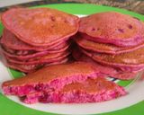 Foto langkah ke 3 dari resep Pancake buah naga.