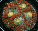 A picture of step 5 of Shakshuka.