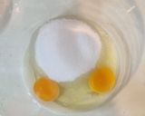 عکس مرحله 2 از دستور کیک کاسترد کوئیک میکس🥧