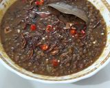 A picture of step 3 of Malka masoor ki daal (kali daal).