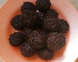 Foto langkah ke 7 dari resep Roma Kelapa Chocolate Balls.