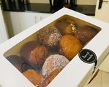 A picture of step 11 of Crème Brûlée Donuts.
