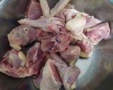 Foto langkah ke 1 dari resep Sop Ayam Kampung.