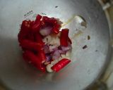 Foto langkah ke 2 dari resep Lontong Isi Oncom dan Sambal Kacang.
