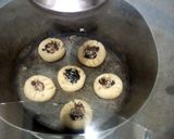 A picture of step 4 of Diet biscuits in 2 colours 🍪 🍪.