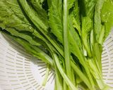 Hình bước làm 1 của món Cải bẹ xanh xào sả