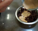 Foto del paso 3 de la receta: Bombones de chocolate rellenos de chapulines