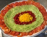 Une image de l'étape 7 de Salade du jardin (tomates, concombre, poivrons, basilic).